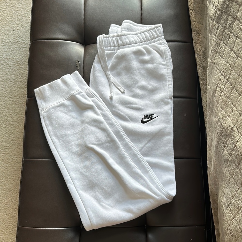 Nike Sportswear Fleece Sweatpant white